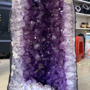 ĐỘNG THẠCH ANH TÍM BRAZIL, KL: 48KG – KT: 82*23CM