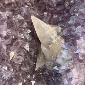 Thạch Anh Tím - Amethyst nặng 5,31kg